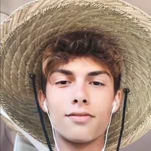 Meet your Posher, Miles